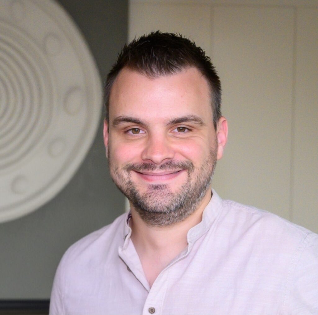 Paul Dragoi - RiseApp